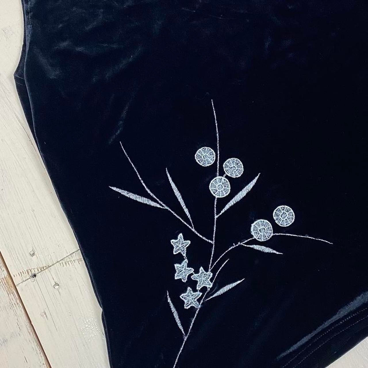 1980s/90s Embroidered Black faux Velvet Tank Top